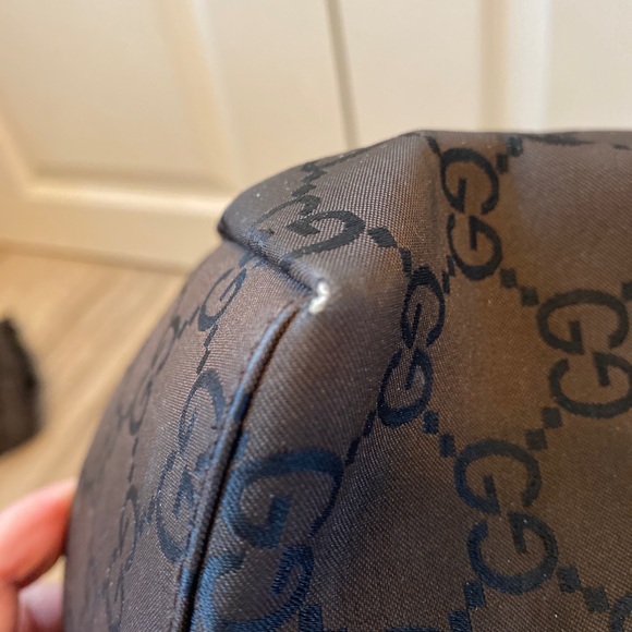 Gucci Shoulder Bag - Picture 6 of 11